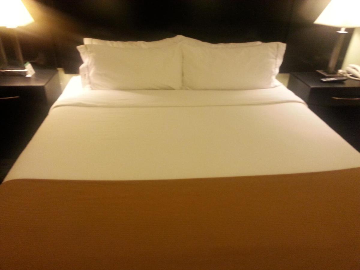 Express - - Southeast By Ihg Hotel Indianapolis