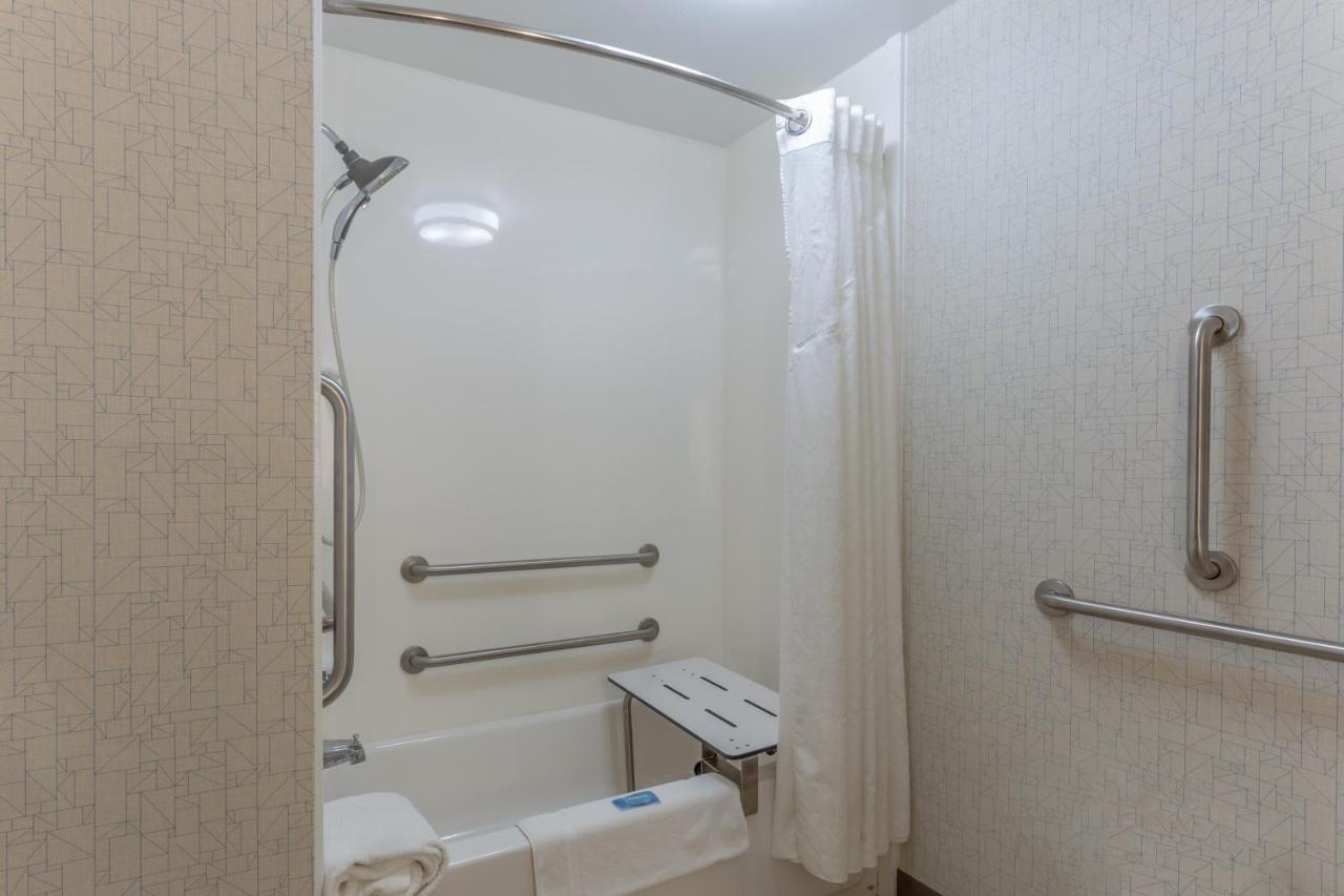 Express - - Southeast By Ihg Hotel Indianapolis