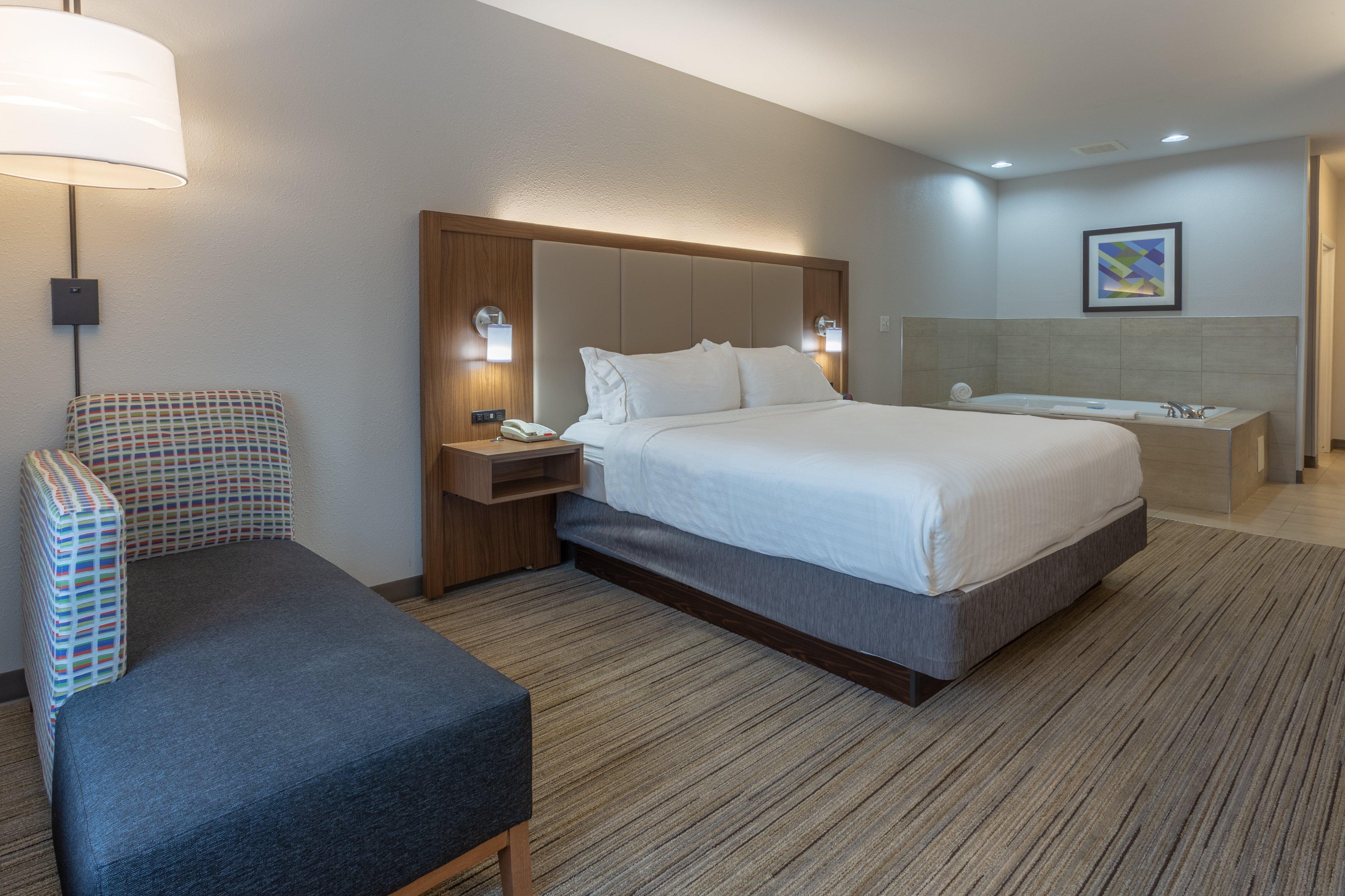 Hotel Holiday Express - - Southeast By Ihg